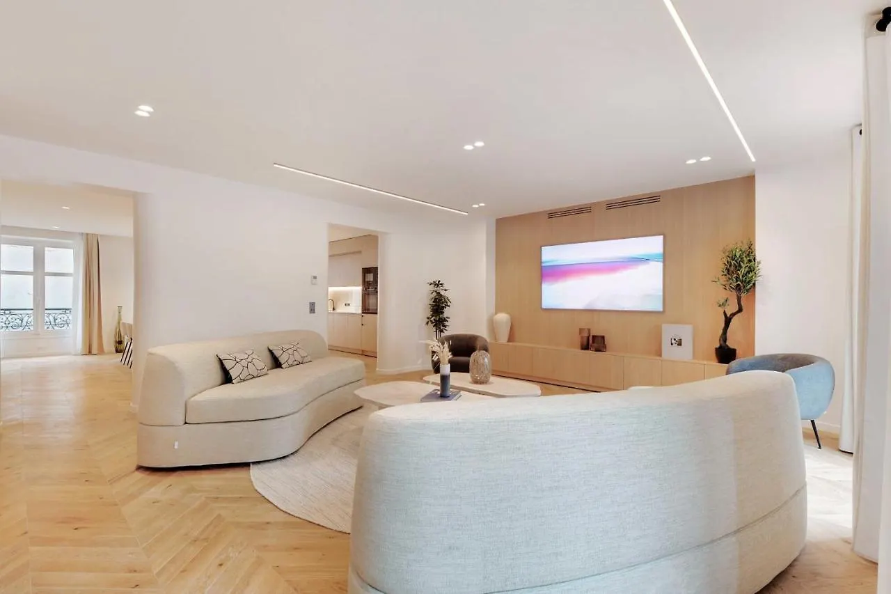 Apartment Incredible Flat - 4 Br-10P - Matignon - Champs Elysees Paris France